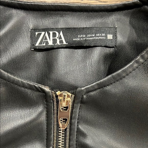 Zara Faux Leather Jacket M Black Full Zip Gold Hardware Short Length Peplum Boho - Picture 7 of 8